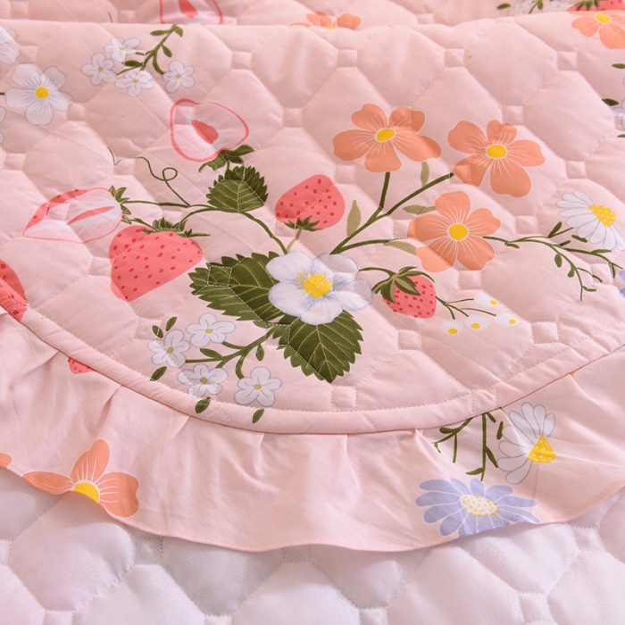 91家纺网 家纺一手货源 找家纺 甜之梦家纺 2025新款全棉夹棉防滑抗菌花边款床盖 莓之语