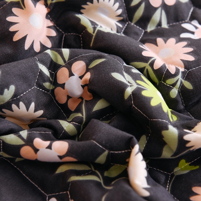 91家纺网 家纺一手货源 找家纺 甜之梦家纺 2025新款全棉夹棉防滑抗菌花边款床盖 沁园春