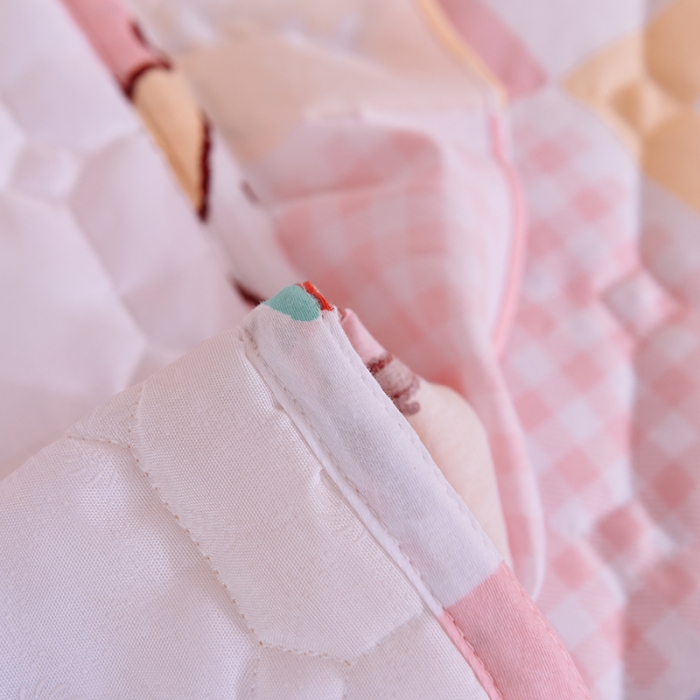 91家纺网 家纺一手货源 找家纺 甜之梦家纺 2025新款全棉夹棉防滑抗菌花边款床盖 诗雨恋人