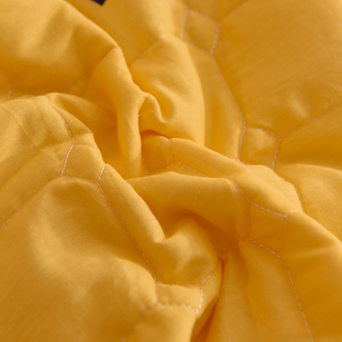 91家纺网 家纺一手货源 找家纺 甜之梦家纺 2025新款全棉夹棉防滑抗菌花边款床盖长颈鹿多多