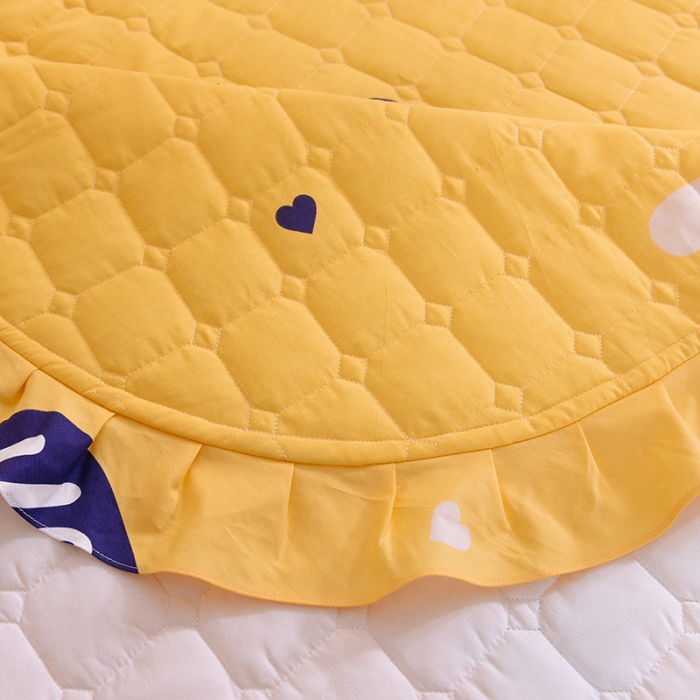 91家纺网 家纺一手货源 找家纺 甜之梦家纺 2025新款全棉夹棉防滑抗菌花边款床盖长颈鹿多多