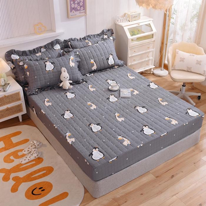 91家纺网 家纺一手货源 找家纺 甜之梦家纺 2025新款全棉夹棉防滑抗菌床笠 萌企鹅