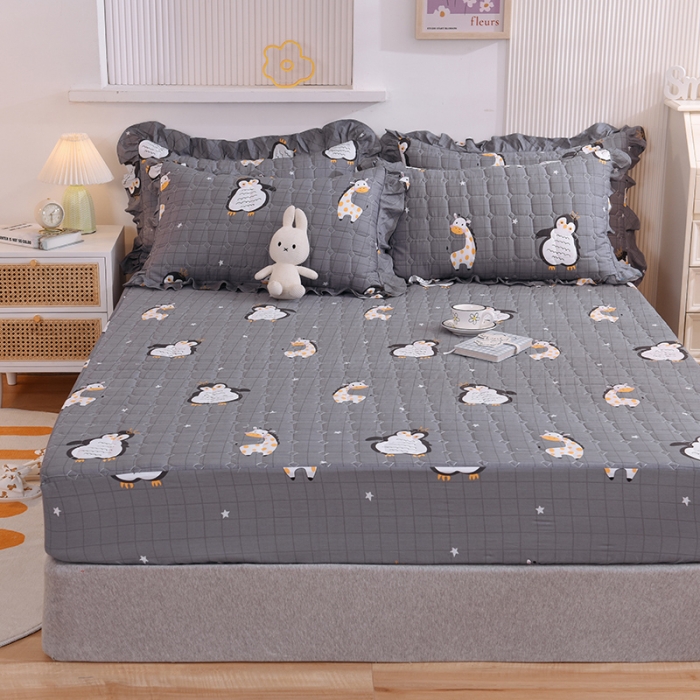 91家纺网 家纺一手货源 找家纺 甜之梦家纺 2025新款全棉夹棉防滑抗菌床笠 萌企鹅