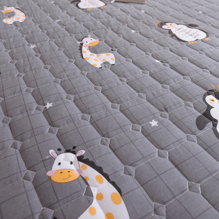 91家纺网 家纺一手货源 找家纺 甜之梦家纺 2025新款全棉夹棉防滑抗菌床笠 萌企鹅