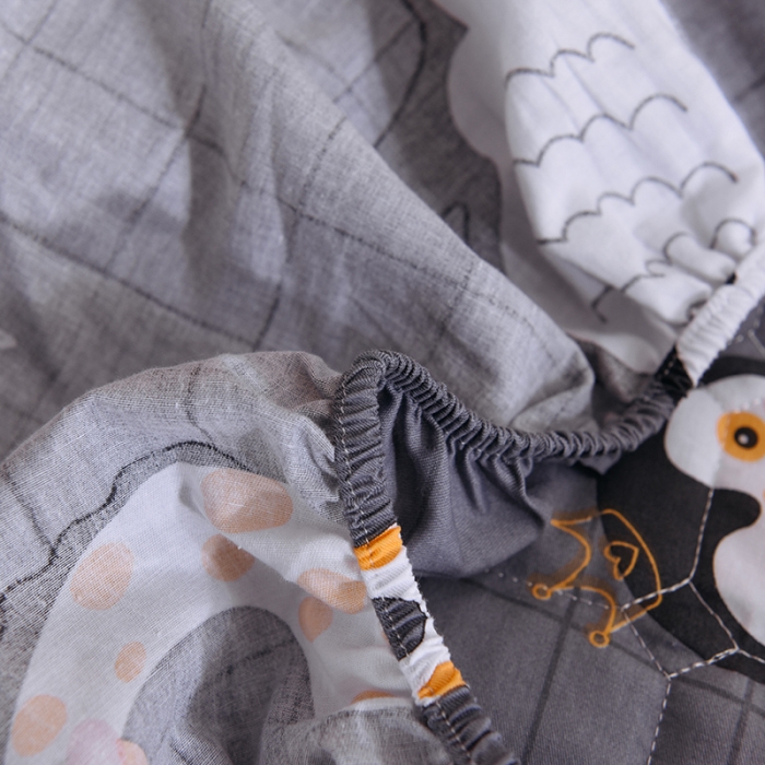 91家纺网 家纺一手货源 找家纺 甜之梦家纺 2025新款全棉夹棉防滑抗菌床笠 萌企鹅