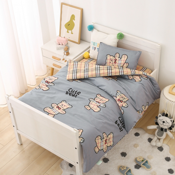 91家纺网 家纺一手货源 找家纺 鱼宝 2021新款AB版全棉婴童套件 英伦小熊 灰