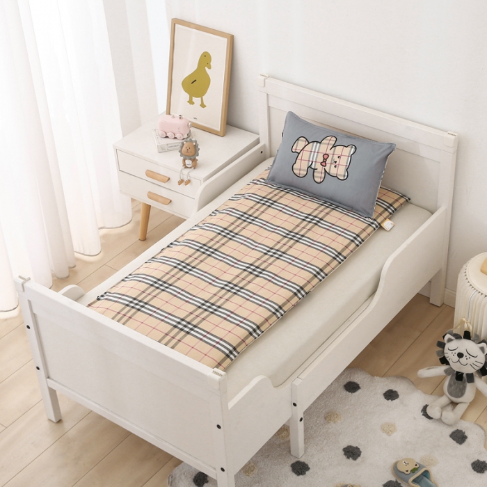 91家纺网 家纺一手货源 找家纺 鱼宝 2021新款AB版全棉婴童套件 英伦小熊 灰