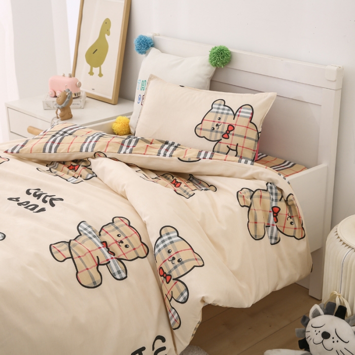 91家纺网 家纺一手货源 找家纺 鱼宝 2021新款AB版全棉婴童套件 英伦小熊 米