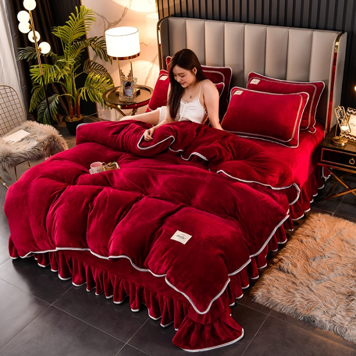91家纺网 家纺一手货源 找家纺 牵梦萦家纺纯色加厚牛奶绒法莱绒四件套秋冬季加绒床裙款 酒红