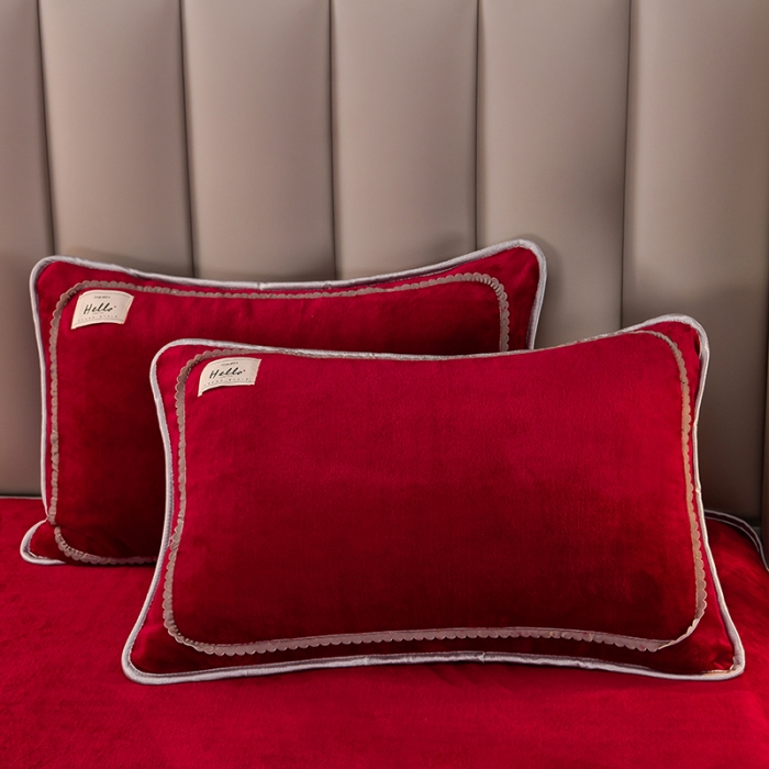 91家纺网 家纺一手货源 找家纺 牵梦萦家纺纯色加厚牛奶绒法莱绒四件套秋冬季加绒床裙款 酒红