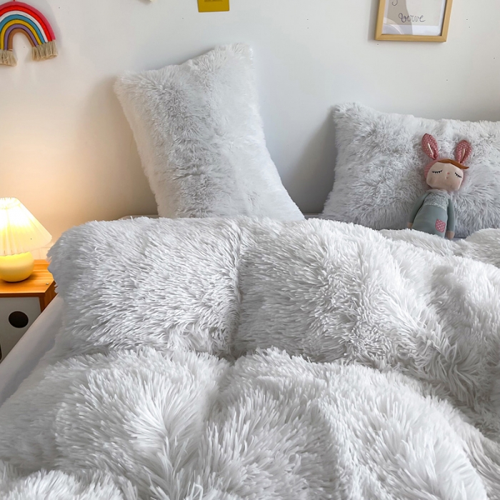 91家纺网 家纺一手货源 找家纺 邦妮 2024新款云貂绒纯色四件套 白色