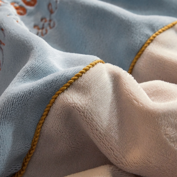 91家纺网 家纺一手货源 找家纺 昊川家纺 2021新款牛奶绒绣花四件套 D大调-雾霾兰