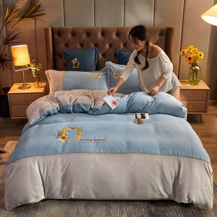 91家纺网 家纺一手货源 找家纺 昊川家纺 2021新款牛奶绒绣花四件套 D大调-雾霾兰