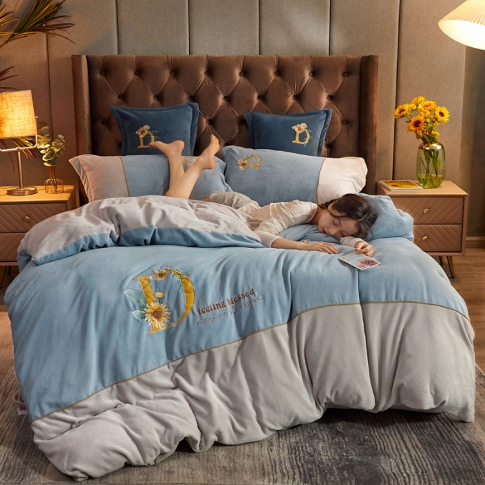 91家纺网 家纺一手货源 找家纺 昊川家纺 2021新款牛奶绒绣花四件套 D大调-雾霾兰