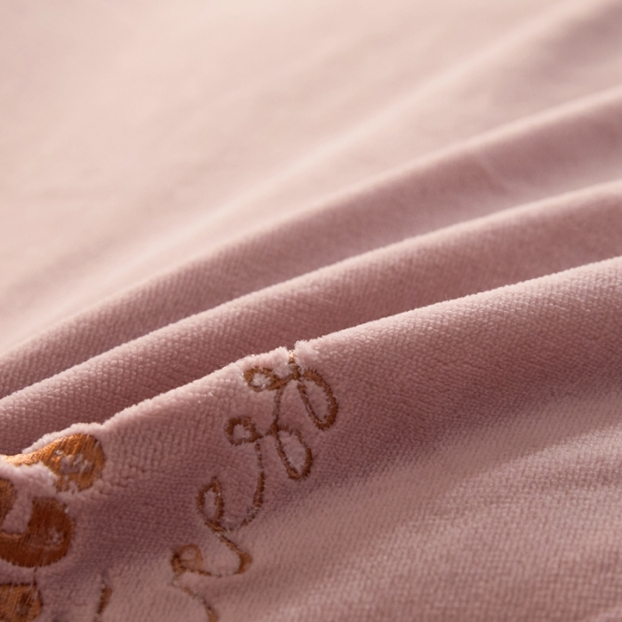 91家纺网 家纺一手货源 找家纺 昊川家纺 2021新款牛奶绒绣花四件套 伯爵D大调-粉玉