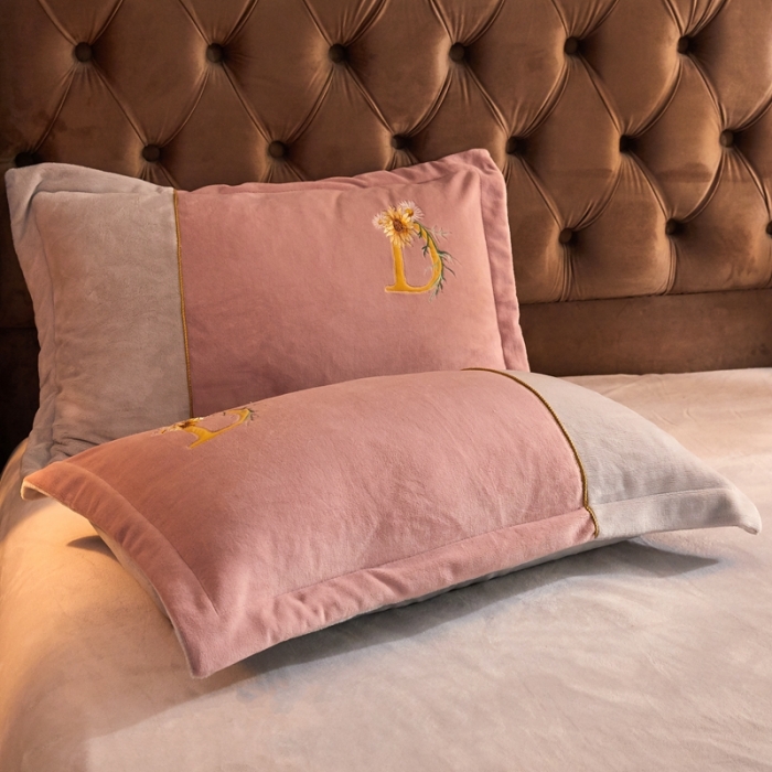 91家纺网 家纺一手货源 找家纺 昊川家纺 2021新款牛奶绒绣花四件套 伯爵D大调-粉玉