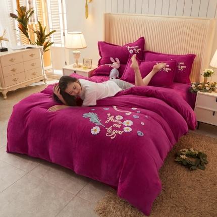 91家纺网 家纺一手货源 找家纺 恋佳 2023新款肌理纹牛奶绒毛巾绣绣花四件套 花飘带舞玫红