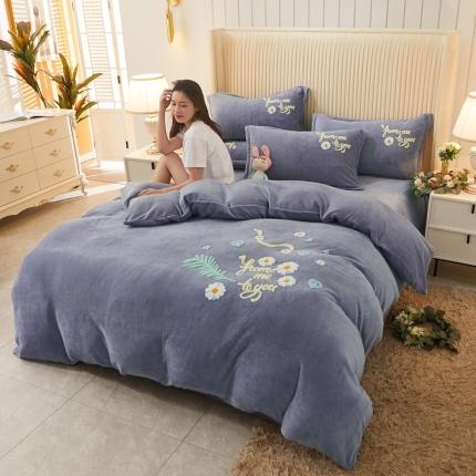 91家纺网 家纺一手货源 找家纺 恋佳 2023新款肌理纹牛奶绒毛巾绣绣花四件套 花飘带舞浅蓝