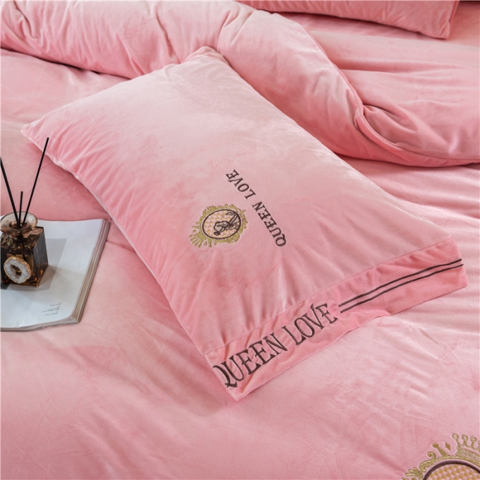 91家纺网 家纺一手货源 找家纺 福丽莱 宝宝绒刺绣四件套-浪漫风情 玉色