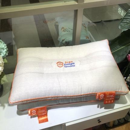 91家纺网 家纺一手货源 找家纺 （总）剑桥枕业 新品一秒聚热太阳绒单人透气舒适保暖枕