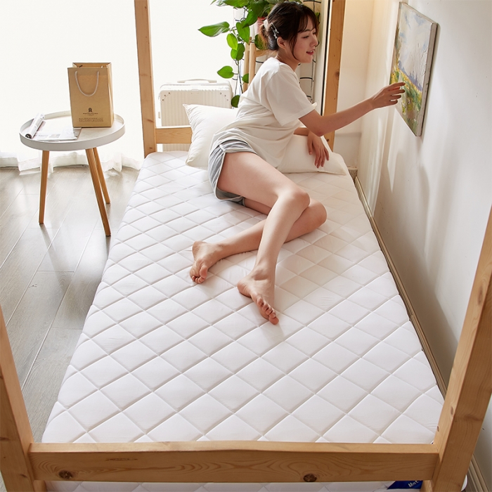 91家纺网 家纺一手货源 找家纺 （总）锦丝钰 2023新款学生全棉斜方格抗菌床垫