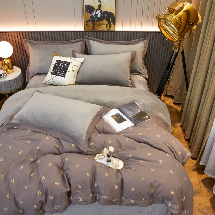 91家纺网 家纺一手货源 找家纺 杜先生2021新款230克牛奶绒拼角被边款四件套 安格斯-灰