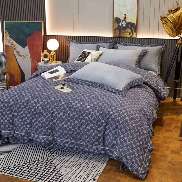 91家纺网 家纺一手货源 找家纺 杜先生2021新款230克牛奶绒拼角被边款四件套 古驰-深灰