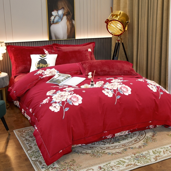 91家纺网 家纺一手货源 找家纺 杜先生2021新款230克牛奶绒拼角被边款四件套花开浓情酒红