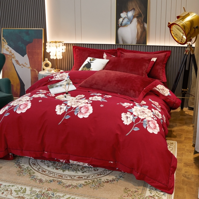 91家纺网 家纺一手货源 找家纺 杜先生2021新款230克牛奶绒拼角被边款四件套花开浓情酒红