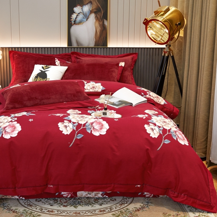 91家纺网 家纺一手货源 找家纺 杜先生2021新款230克牛奶绒拼角被边款四件套花开浓情酒红