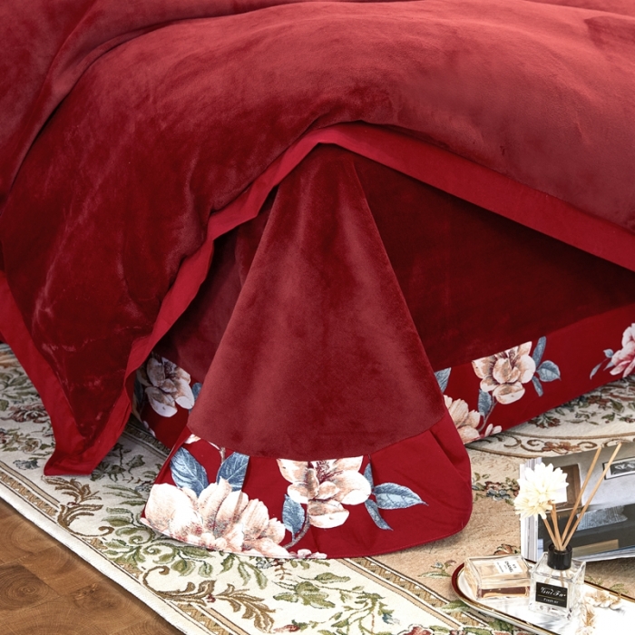 91家纺网 家纺一手货源 找家纺 杜先生2021新款230克牛奶绒拼角被边款四件套花开浓情酒红