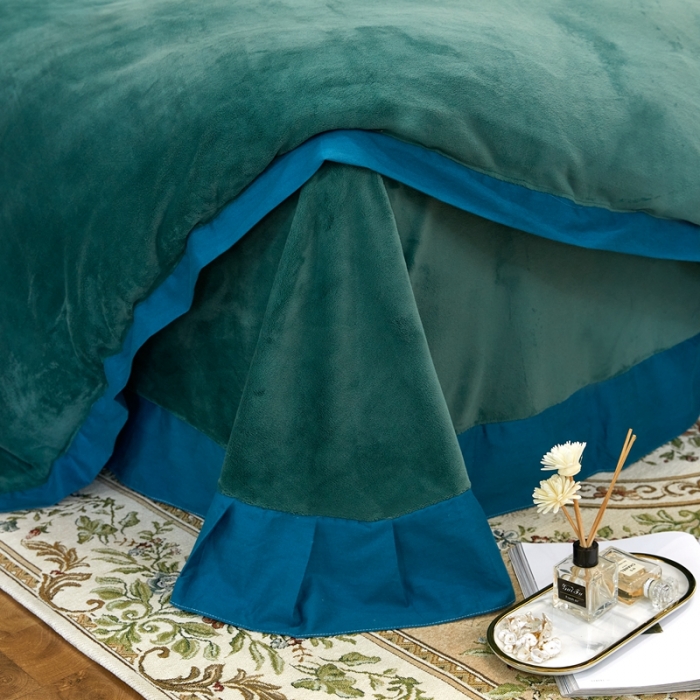 91家纺网 家纺一手货源 找家纺 杜先生2021新款230克牛奶绒拼角被边款四件套绝代年华墨绿