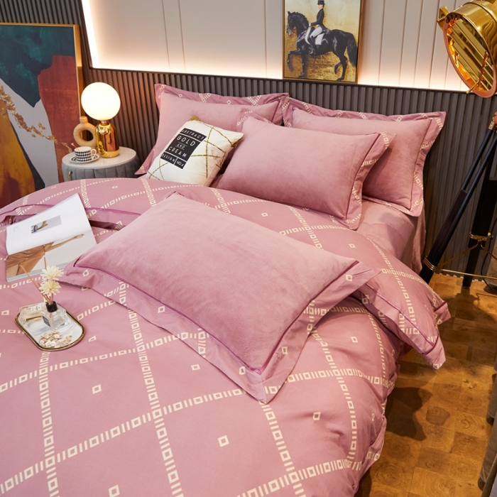 91家纺网 家纺一手货源 找家纺 杜先生 2021新款230克牛奶绒拼角被边款四件套 约克-粉
