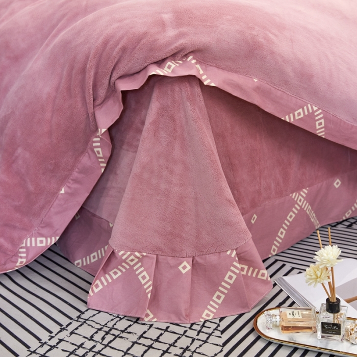 91家纺网 家纺一手货源 找家纺 杜先生 2021新款230克牛奶绒拼角被边款四件套 约克-粉