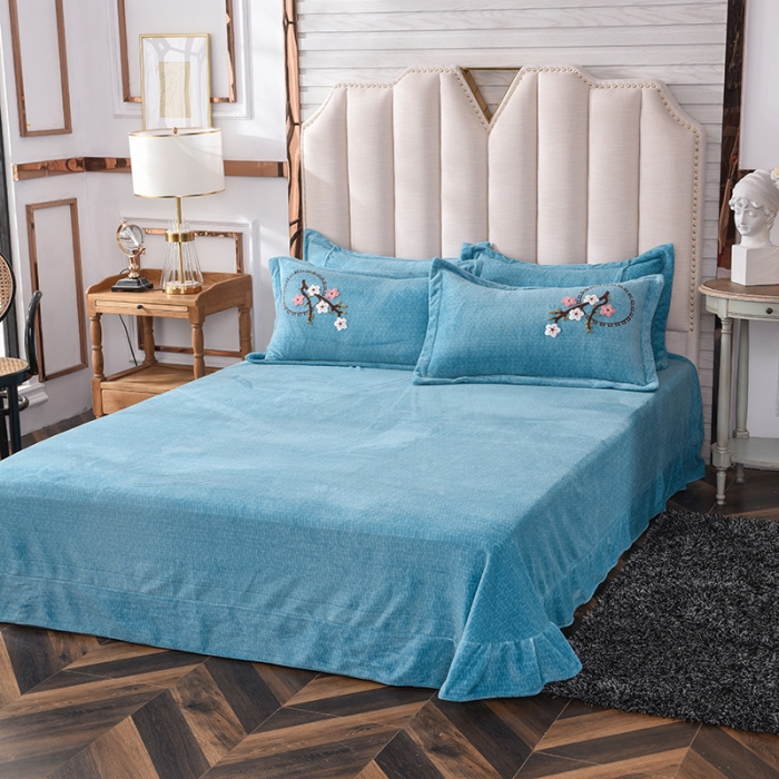 91家纺网 家纺一手货源 找家纺 青竹苑2021新款220克加厚牛奶绒毛巾绣花四件套中国结蓝色