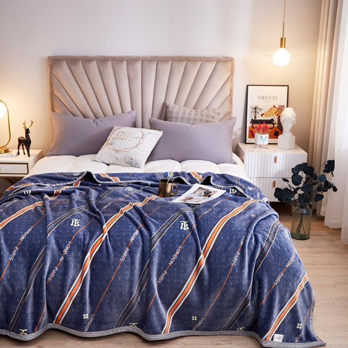 91家纺网 家纺一手货源 找家纺 2025新款印花雪貂绒毛毯沙发盖毯午睡毯子 巴黎之约-蓝