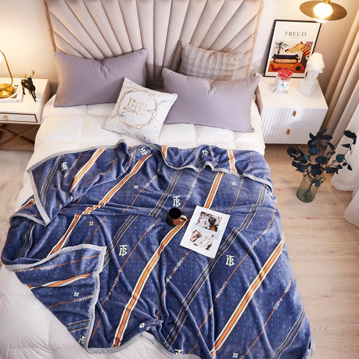 91家纺网 家纺一手货源 找家纺 2025新款印花雪貂绒毛毯沙发盖毯午睡毯子 巴黎之约-蓝