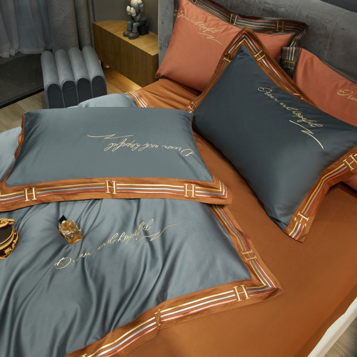 91家纺网 家纺一手货源 找家纺 爱缦 2021新款罗曼尼系列100支长绒棉奥棉四件套 绅士灰