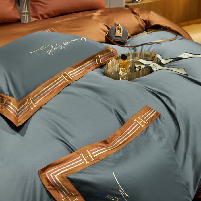 91家纺网 家纺一手货源 找家纺 爱缦 2021新款罗曼尼系列100支长绒棉奥棉四件套 绅士灰