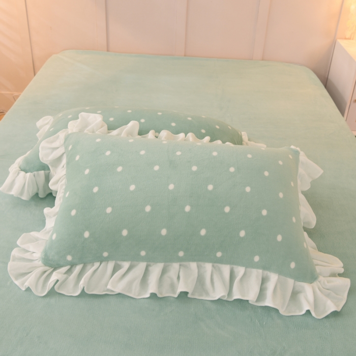 91家纺网 家纺一手货源 找家纺 绒世界 2022新款牛奶绒花边款四件套-爱心 绿-波点