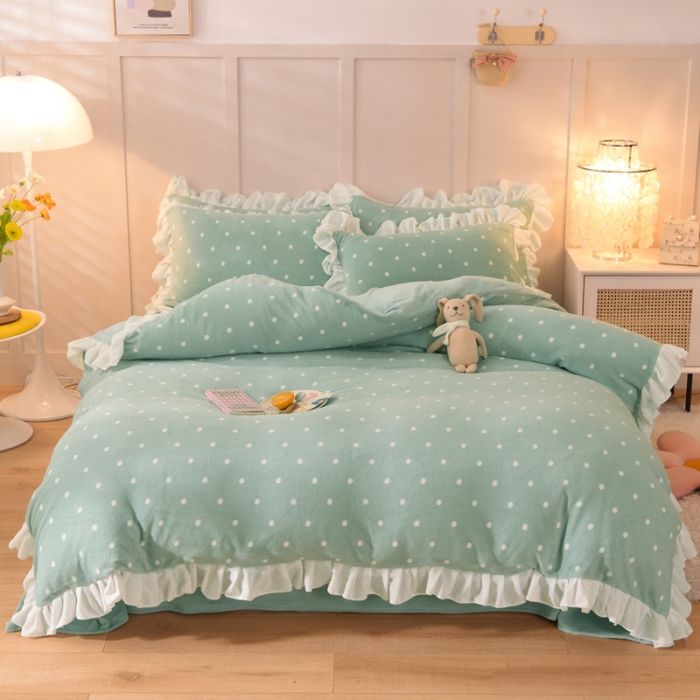 91家纺网 家纺一手货源 找家纺 绒世界 2022新款牛奶绒花边款四件套-爱心 绿-波点