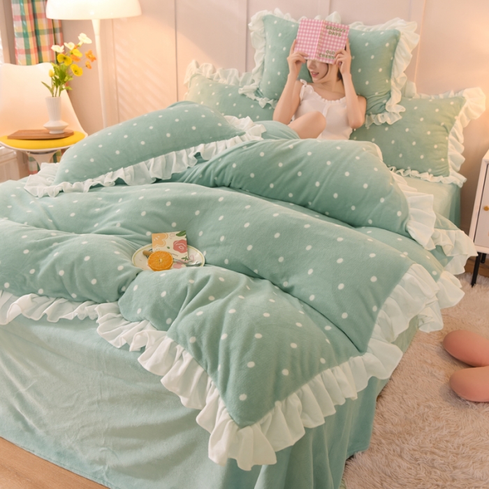 91家纺网 家纺一手货源 找家纺 绒世界 2022新款牛奶绒花边款四件套-爱心 绿-波点