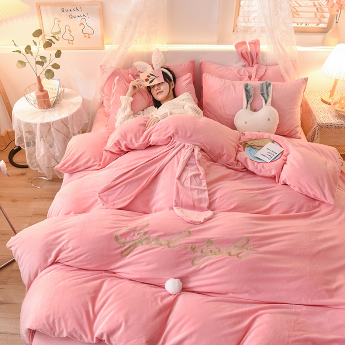 91家纺网 家纺一手货源 找家纺 （总）欧冠 2021新款水晶绒绣花兔耳四件套-萌兔