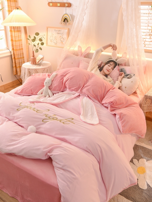 91家纺网 家纺一手货源 找家纺 欧冠 2021新款水晶绒绣花兔耳四件套-萌兔 萌兔粉玉