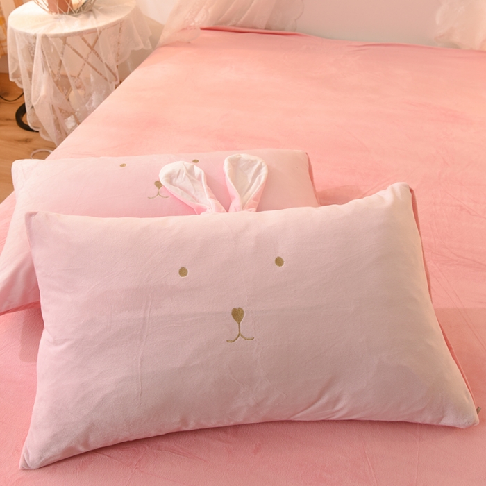 91家纺网 家纺一手货源 找家纺 欧冠 2021新款水晶绒绣花兔耳四件套-萌兔 萌兔粉玉