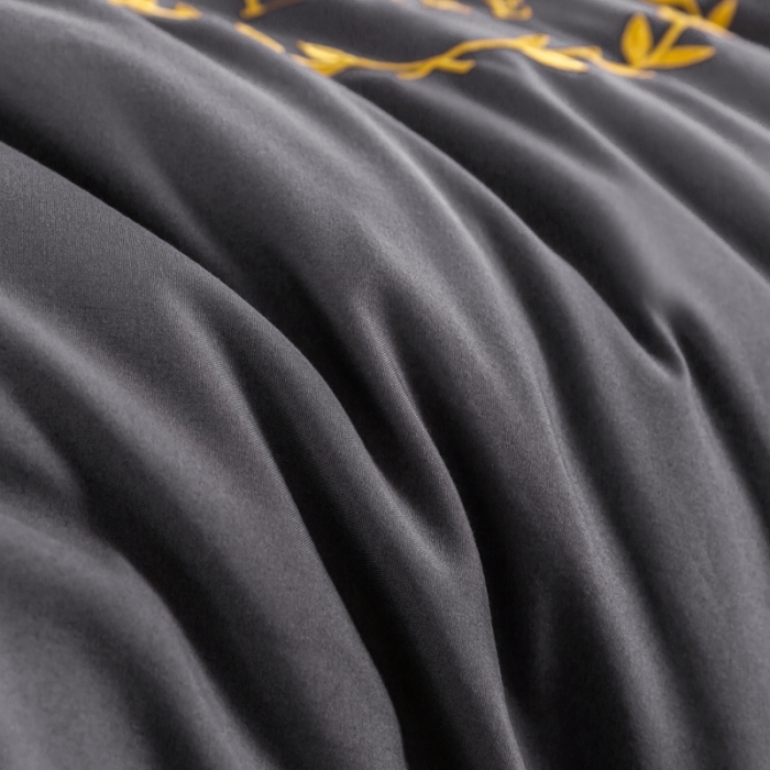 91家纺网 家纺一手货源 找家纺 森林人 2022新款立体刺绣大豆纤维被-皇冠 立体刺绣-深灰