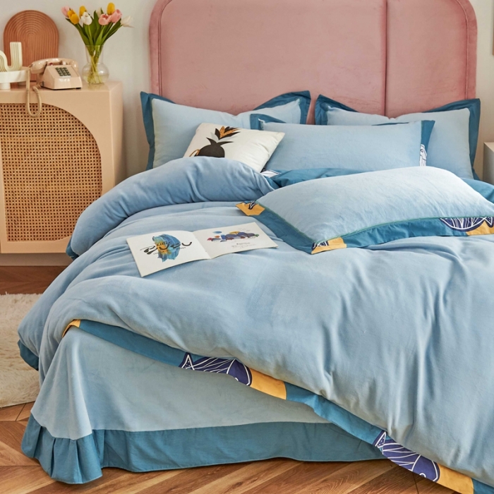 91家纺网 家纺一手货源 找家纺 杜先生 2021新款拼角被边款澳绒牛奶绒四件套 咕噜鱼-蓝