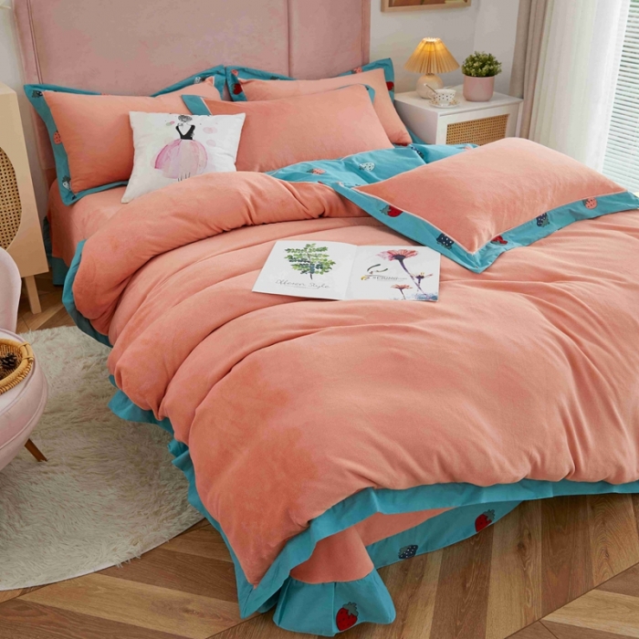 91家纺网 家纺一手货源 找家纺 杜先生 2021新款拼角被边款澳绒牛奶绒四件套 小草莓-绿