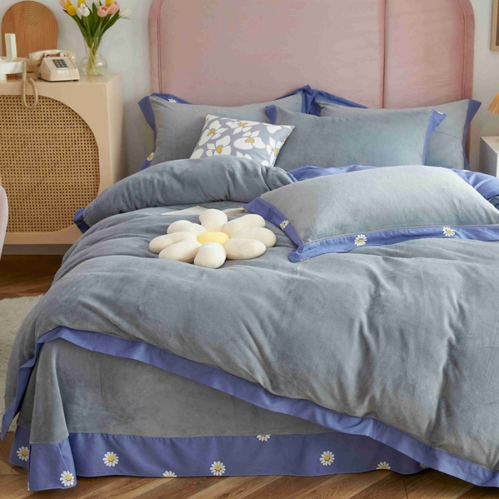 91家纺网 家纺一手货源 找家纺 杜先生 2021新款拼角被边款澳绒牛奶绒四件套 小雏菊-蓝