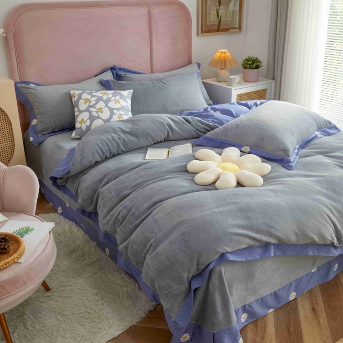 91家纺网 家纺一手货源 找家纺 杜先生 2021新款拼角被边款澳绒牛奶绒四件套 小雏菊-蓝